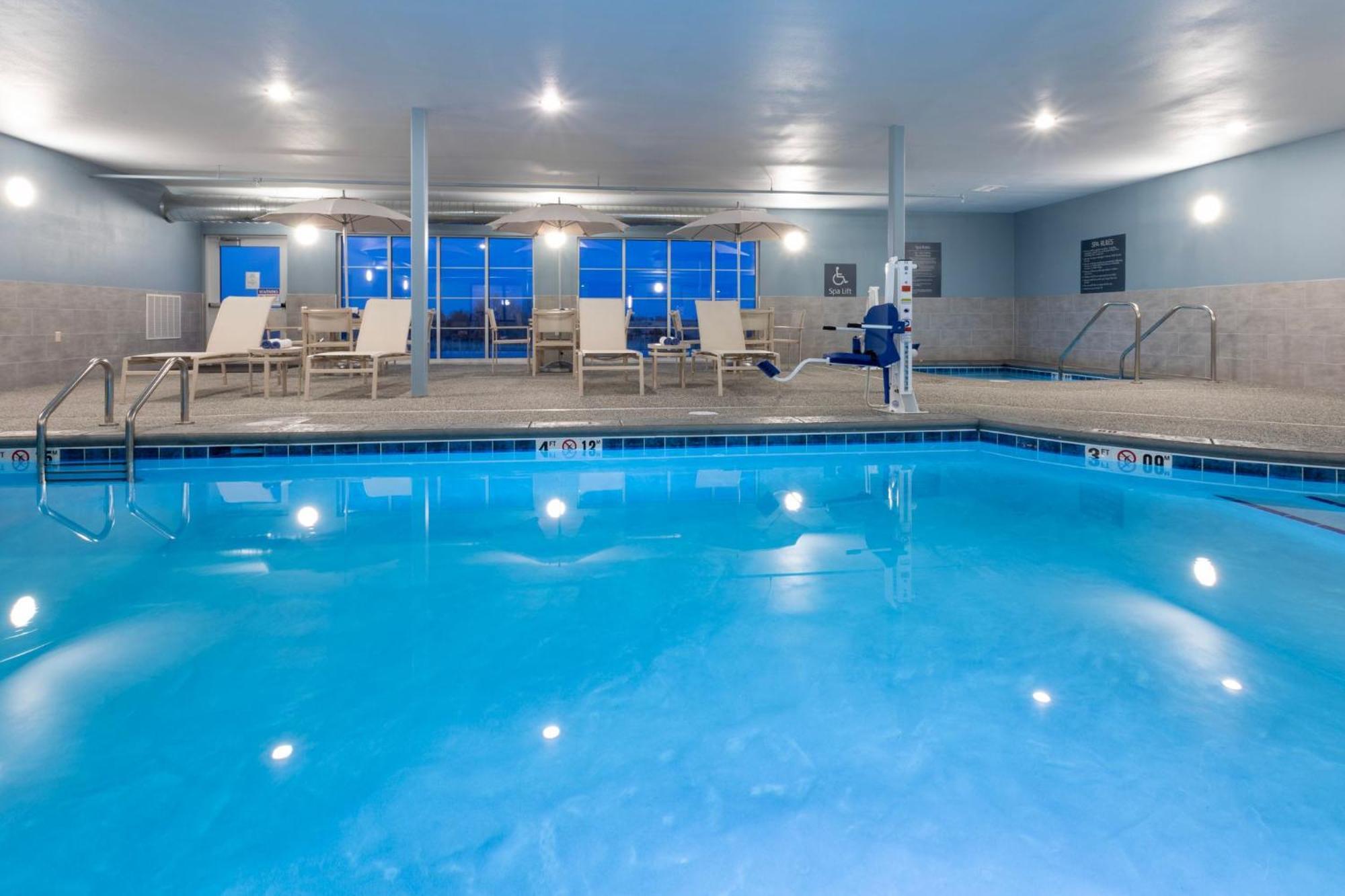 Grandstay Hotel & Suites Algona Esterno foto